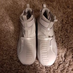 Womens pre-owned Puma Fierce size 10